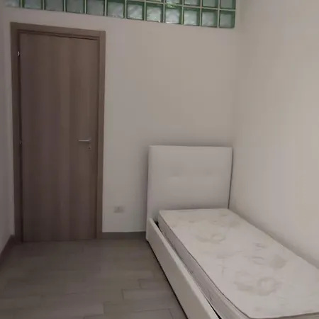 Michele Flat -